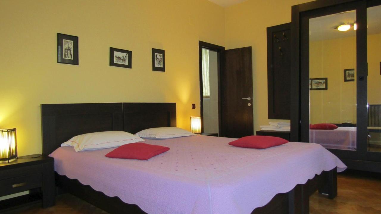 Rami House Central Double Rooms Brasov Bagian luar foto
