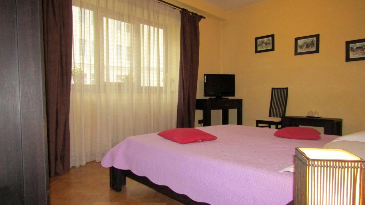 Rami House Central Double Rooms Brasov Bagian luar foto