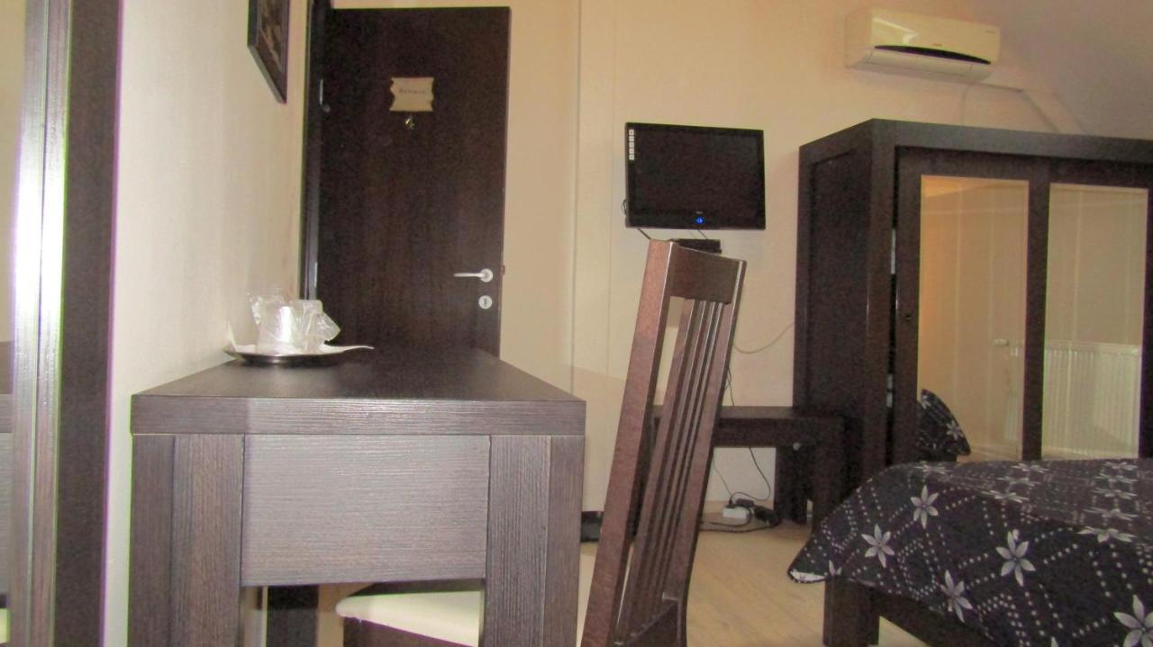 Rami House Central Double Rooms Brasov Bagian luar foto