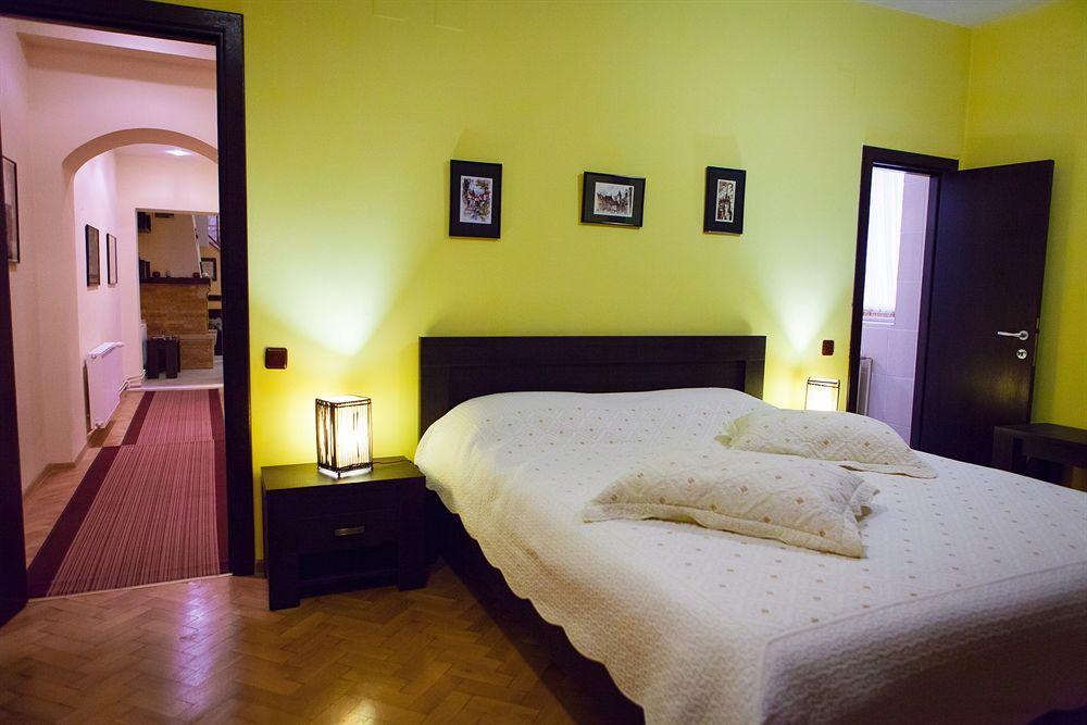 Rami House Central Double Rooms Brasov Bagian luar foto