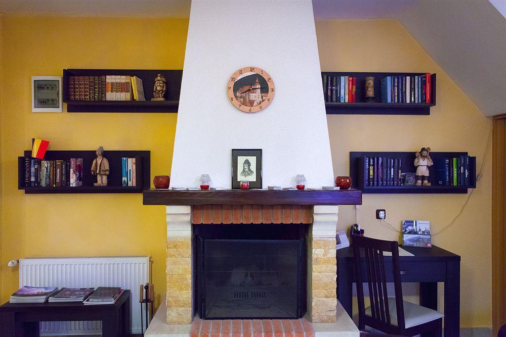 Rami House Central Double Rooms Brasov Bagian luar foto
