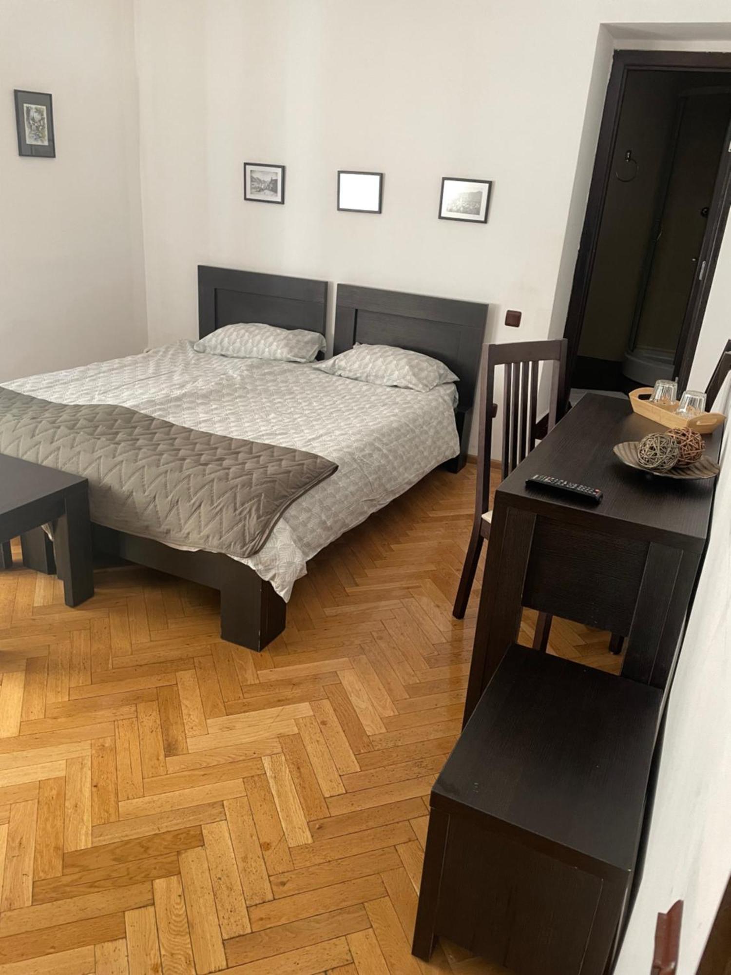 Rami House Central Double Rooms Brasov Bagian luar foto