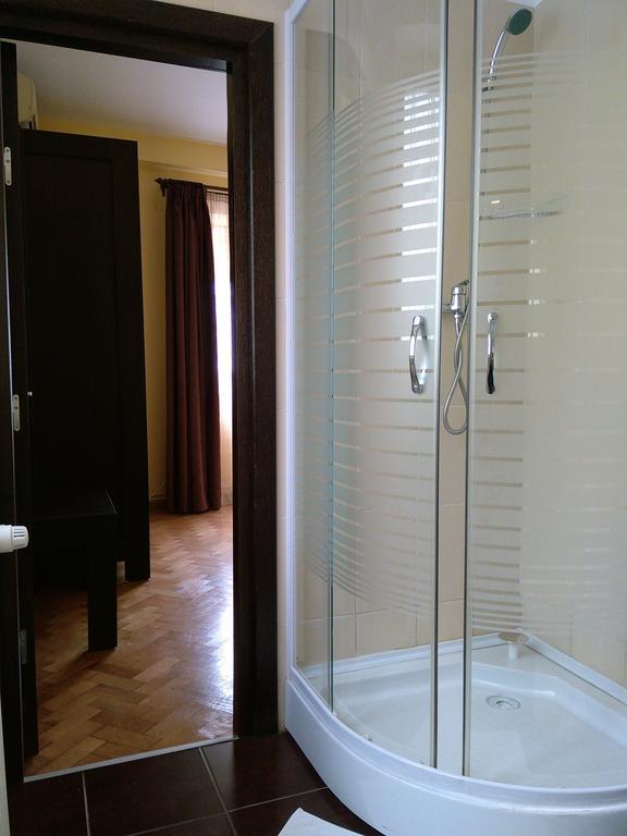 Rami House Central Double Rooms Brasov Ruang foto