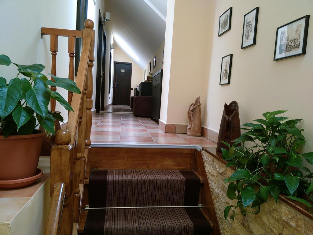 Rami House Central Double Rooms Brasov Bagian luar foto