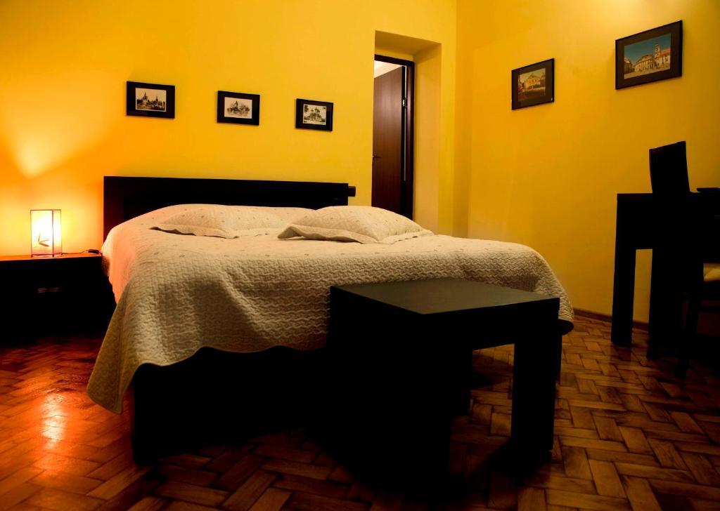 Rami House Central Double Rooms Brasov Ruang foto